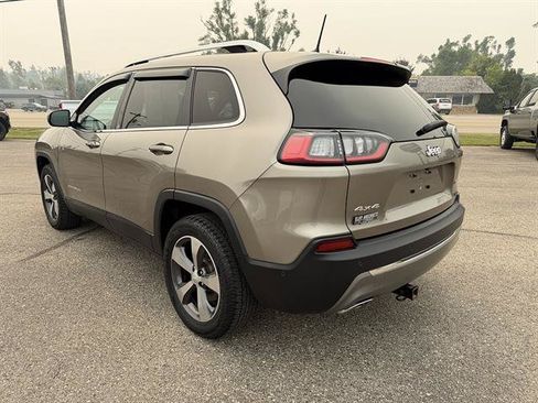 Used 2019 Jeep Cherokee Limited w/ Luxury Group AWD/4WD image 6