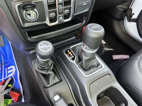 New 2023 Jeep Gladiator Sport image 24