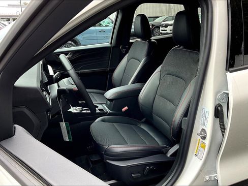 New 2025 Ford Escape ST-Line Elite w/ Tech Pack #2 image 9