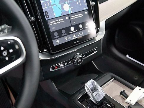 New 2026 Volvo XC90 T8 Plus w/ Protection Package image 15