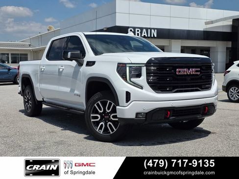 Used 2024 GMC Sierra 1500 AT4 w/ Technology Package AWD/4WD image 1