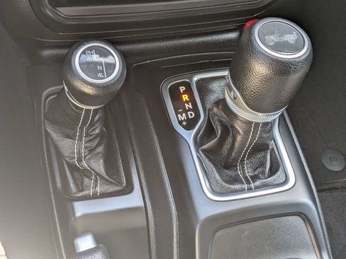 Used 2023 Jeep Wrangler Unlimited Sahara AWD/4WD image 24