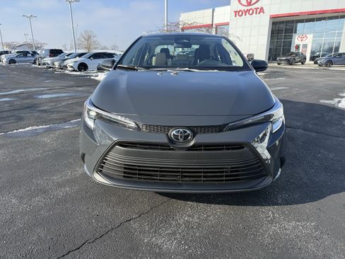Used 2026 Toyota Corolla LE image 2