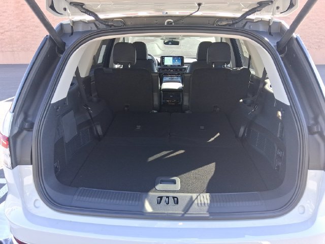 New 2027 Lincoln Aviator AWD image 7