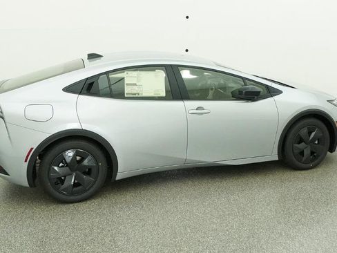 New 2026 Toyota Prius Plug-In Hybrid FWD image 13