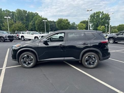 Used 2025 Nissan Rogue SV AWD/4WD image 8
