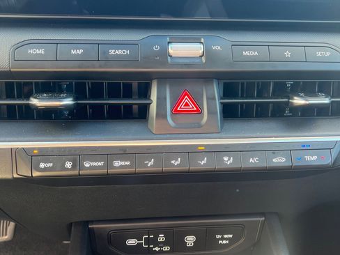 Used 2025 Kia K4 LXS image 31