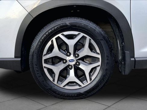 Used 2020 Subaru Forester Premium AWD/4WD image 11