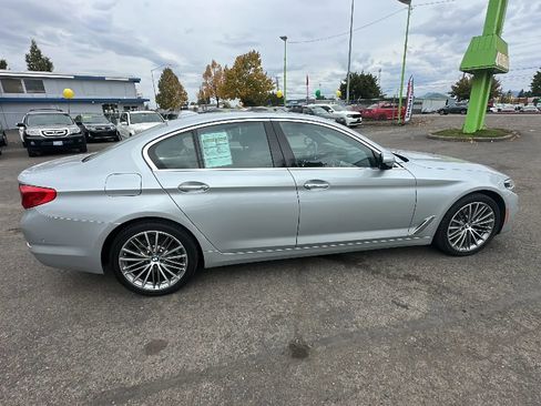 Used 2017 BMW 530i xDrive AWD/4WD image 3