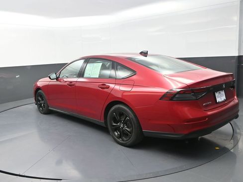 Used 2025 Honda Accord SE image 8