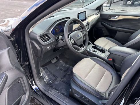 Used 2022 Ford Escape Titanium w/ Titanium Elite Package image 28