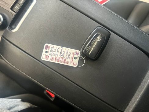 Certified 2022 Toyota Highlander Limited image 33