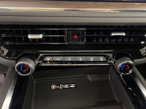 New 2026 Chevrolet Suburban High Country image 25