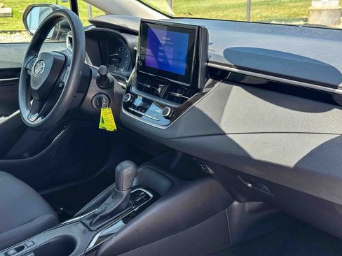 Used 2025 Toyota Corolla LE FWD image 20