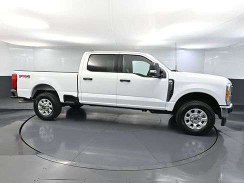 Used 2023 Ford F250 XLT w/ FX4 Off-Road Package AWD/4WD image 4