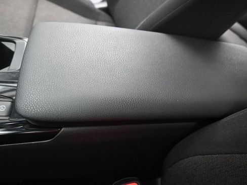 Used 2025 Toyota Camry LE image 34