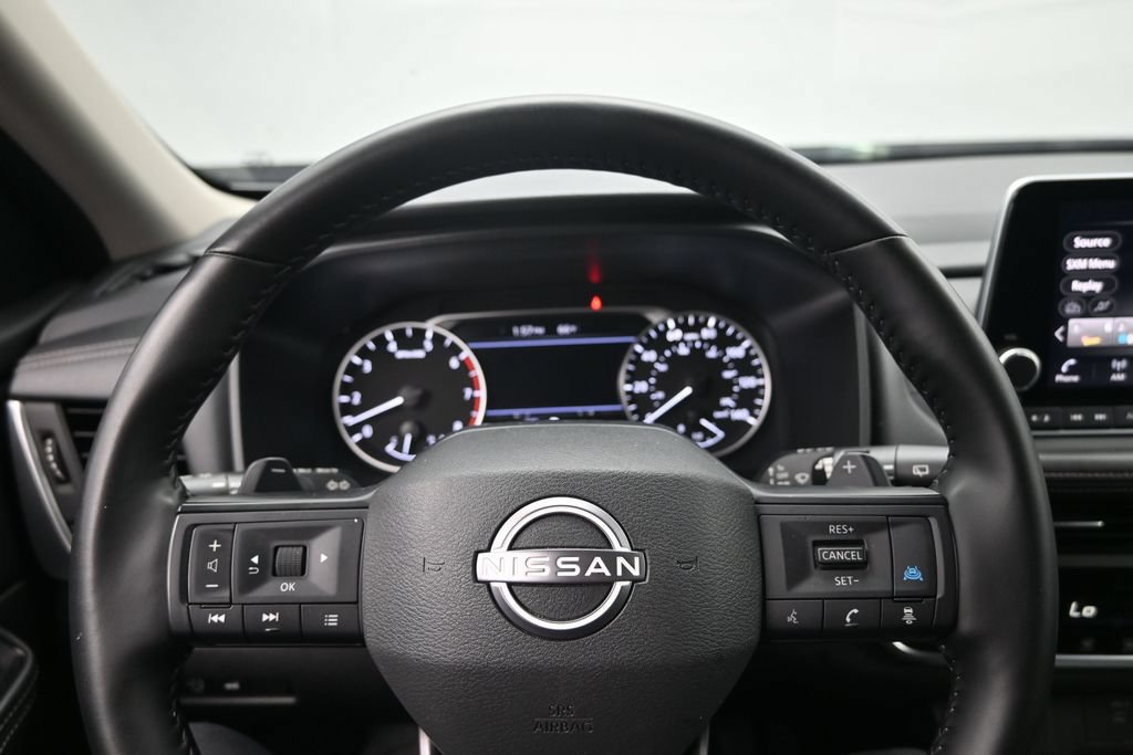 Used 2025 Nissan Rogue SV AWD/4WD image 14