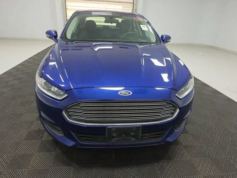 Used 2016 Ford Fusion SE FWD image 3