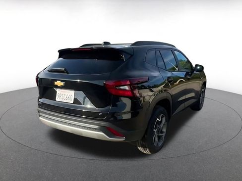 Used 2025 Chevrolet Trax LT image 14