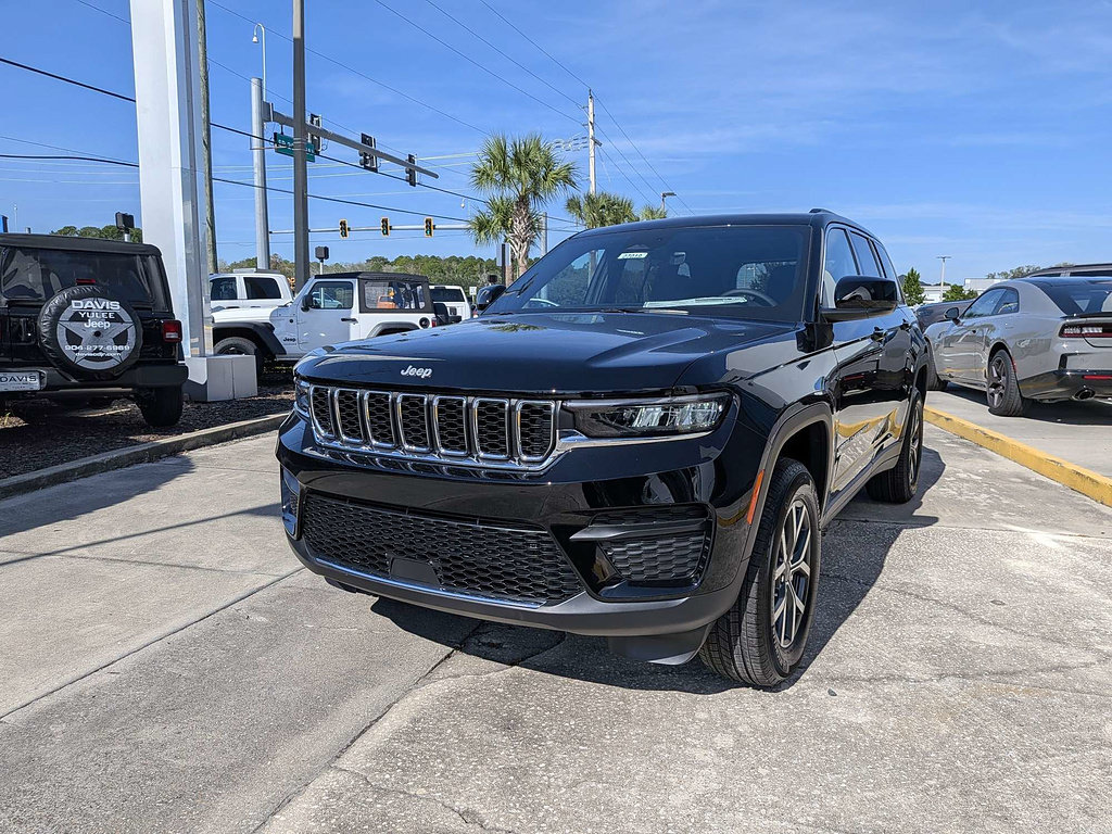 New 2027 Jeep Grand Cherokee Laredo X AWD/4WD image 8