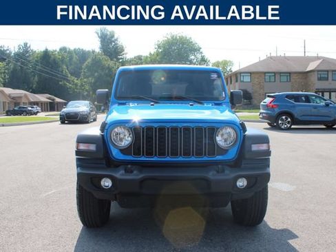 Used 2025 Jeep Wrangler Unlimited Sport AWD/4WD image 3