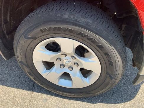 Used 2023 RAM 1500 Big Horn AWD/4WD image 16