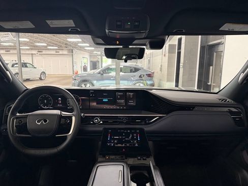 Used 2026 INFINITI QX80 4WD w/ Sport Exterior Package image 8
