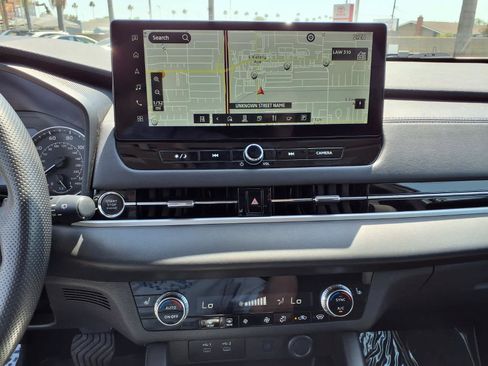 Used 2025 Mitsubishi Outlander AWD image 24