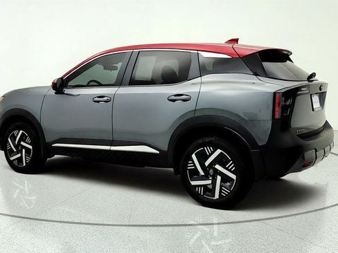 Used 2025 Nissan Kicks SV FWD image 7