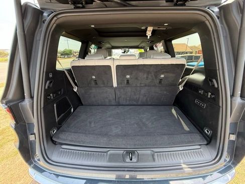 Used 2025 Jeep Wagoneer Series III w/ Premium Group I AWD/4WD image 15
