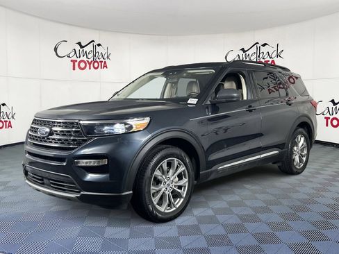 Used 2022 Ford Explorer XLT w/ Equipment Group 202A image 2