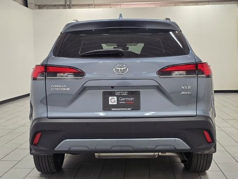 Used 2022 Toyota Corolla Cross XLE image 15
