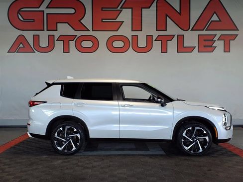 Used 2022 Mitsubishi Outlander SE AWD/4WD image 1