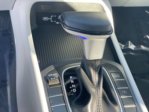 Certified 2025 Hyundai Kona SEL image 15