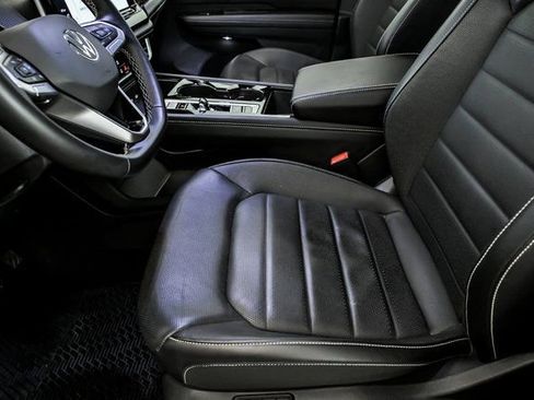 Certified 2024 Volkswagen Atlas Cross Sport SEL image 11