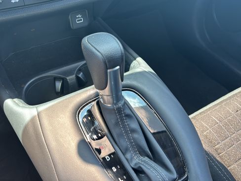Certified 2024 Honda HR-V LX image 19