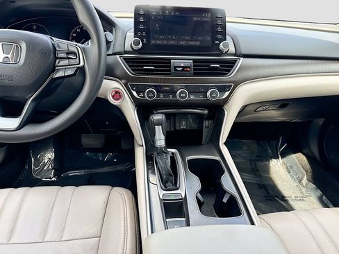 Used 2018 Honda Accord EX image 17