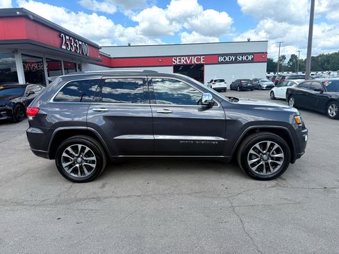 Used 2018 Jeep Grand Cherokee Overland w/ Trailer Tow Group IV image 2