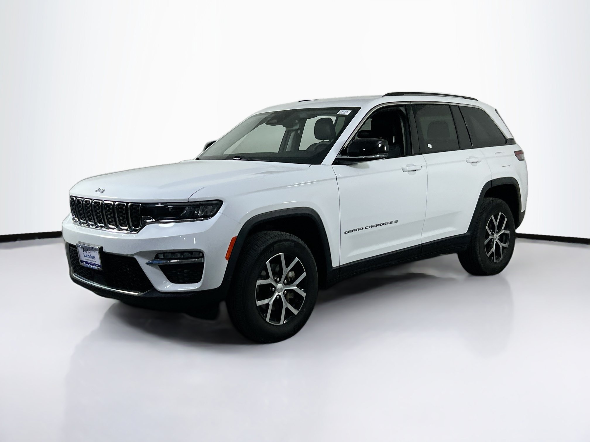 Used 2023 Jeep Grand Cherokee Limited AWD/4WD image 1