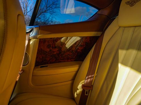 Used 2012 Bentley Continental GT image 23