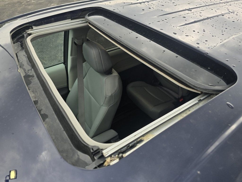 Certified 2024 Toyota Sienna XLE FWD image 4