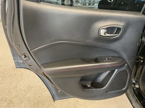 Used 2020 Jeep Compass Trailhawk AWD/4WD image 30