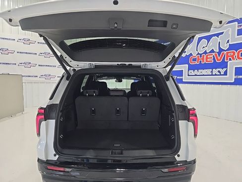 Used 2024 Chevrolet Traverse RS w/ LPO, Floor Liner Package image 22