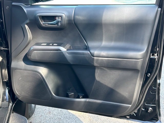 Used 2023 Toyota Tacoma TRD Sport w/ Black Out Package (TMS) AWD/4WD image 30
