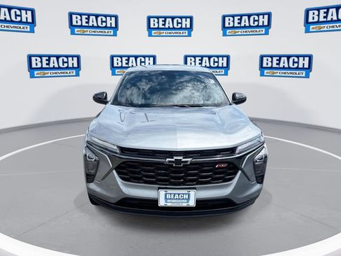 Used 2024 Chevrolet Trax RS w/ Driver Confidence Package FWD image 3
