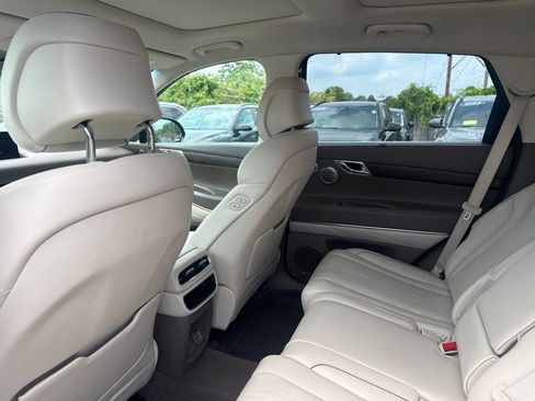 Used 2022 Genesis GV80 2.5T w/ Advanced Package 02 AWD/4WD image 18