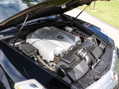 Used 2006 Cadillac XLR RWD image 26