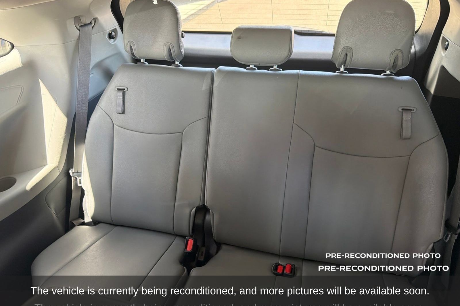 Used 2024 Toyota Sienna XLE FWD image 17