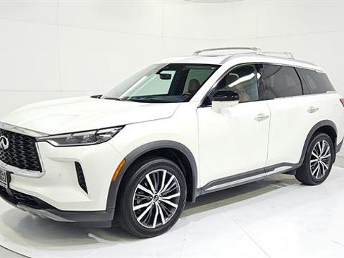 Used 2023 INFINITI QX60 Sensory w/ Vision Package AWD/4WD image 3