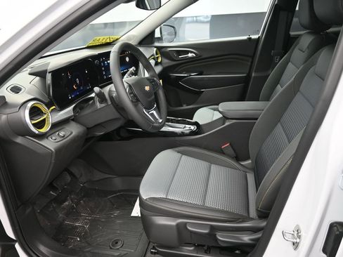 New 2025 Chevrolet Trax LT w/ Driver Confidence Package image 16